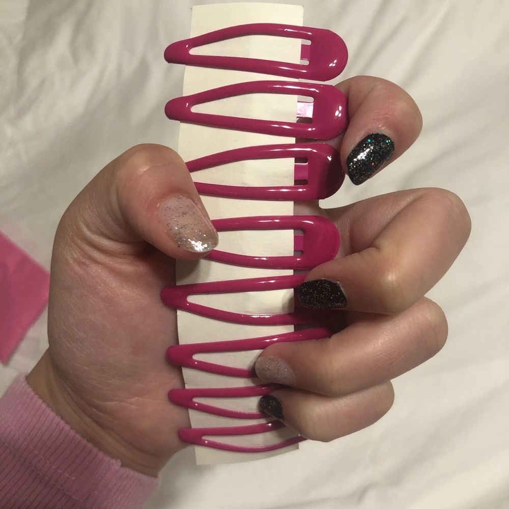 PINK HAIR CLIPS